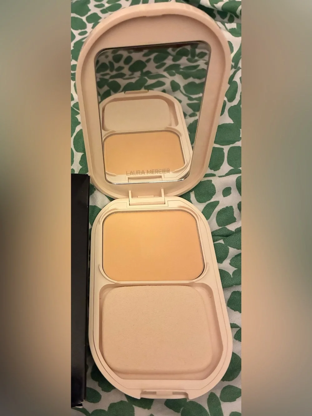 Laura Mercier Real Flawless Feather Matte Powder Foundation 1N Marzipan 7.6g